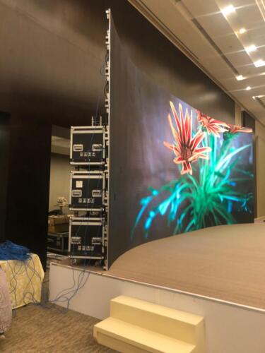 شاشة p2 منحنية كيرف 10*4