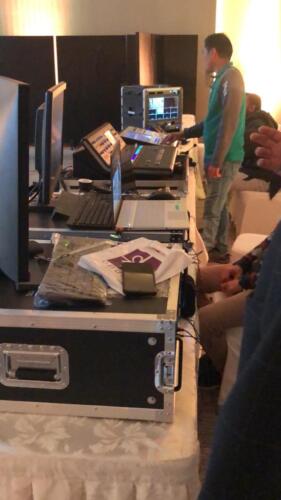 غرفة كنترول الصوت مكسر مكسرات