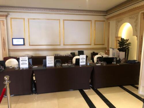 خدمة التسجيل تسيجل بيانات حضور مع علاقة 