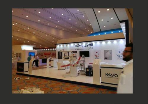 بوث خشب مضيء